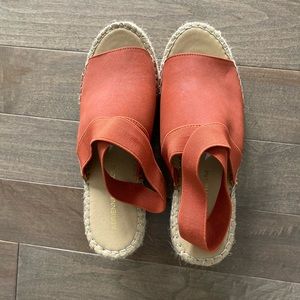 Adrienne Vittadini espadrilles- size 8